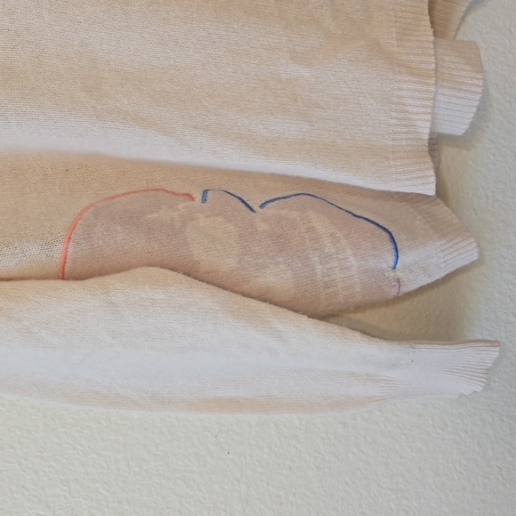 SKULL CREAM/IVORY  CASHMERE VNECK SWEATER SIZE SMALL - Picture 3 of 11